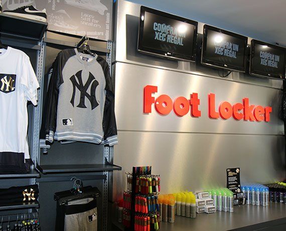 foot-locker-tiendas-el-triangle-3