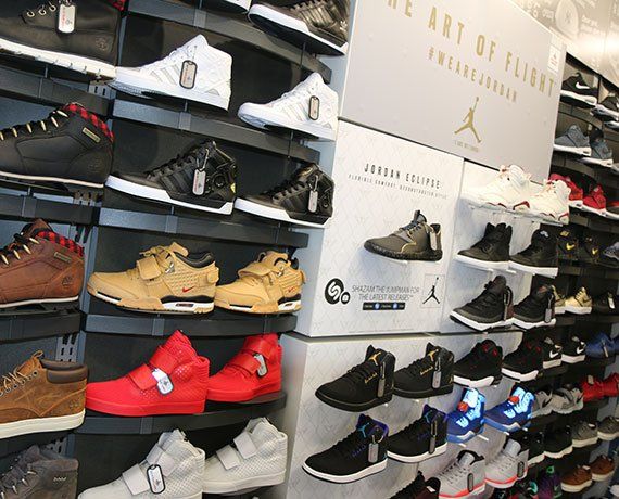 foot-locker-tiendas-el-triangle-4