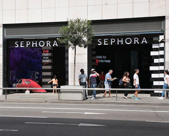 Shopping experience at the Sephora New Store Concept in El Triangle